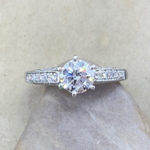 116-10517 PLATINUM ENGAGMENT RING
