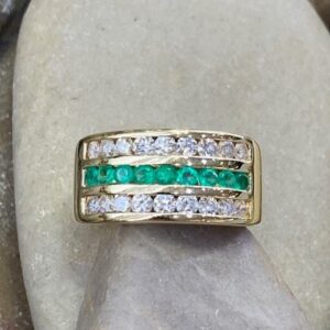 115-17294 EMERALD & DIAMOND RING